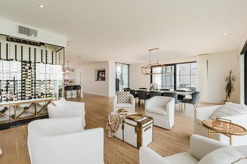 Salon - 21 Prom. St-Louis, Notre-Dame-De-L'Île-Perrot, QC - Indoor Photo Showing Living Room