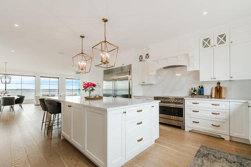 Cuisine - 21 Prom. St-Louis, Notre-Dame-De-L'Île-Perrot, QC - Indoor Photo Showing Kitchen With Upgraded Kitchen
