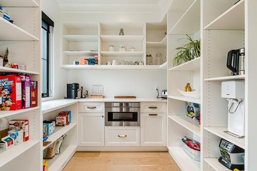 Cuisine - 21 Prom. St-Louis, Notre-Dame-De-L'Île-Perrot, QC - Indoor With Storage