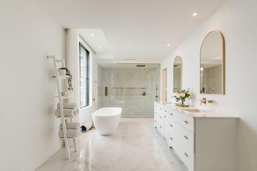 Salle de bains attenante à la CCP - 21 Prom. St-Louis, Notre-Dame-De-L'Île-Perrot, QC - Indoor Photo Showing Bathroom