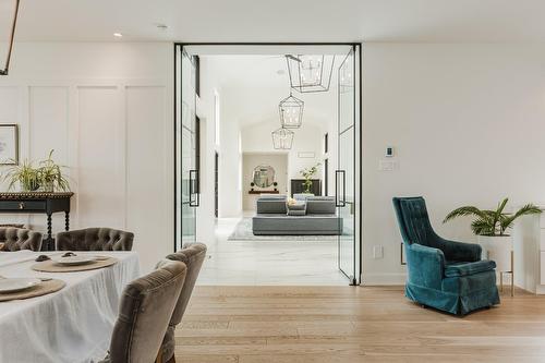 Hall d'entrée/Vestibule - 21 Prom. St-Louis, Notre-Dame-De-L'Île-Perrot, QC - Indoor Photo Showing Dining Room