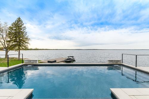 Piscine - 21 Prom. St-Louis, Notre-Dame-De-L'Île-Perrot, QC - Outdoor With Body Of Water With In Ground Pool With View