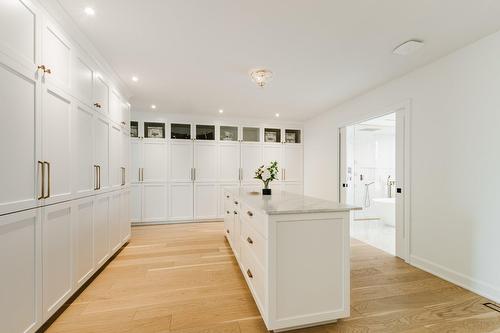 Penderie (Walk-in) - 21 Prom. St-Louis, Notre-Dame-De-L'Île-Perrot, QC - Indoor Photo Showing Other Room