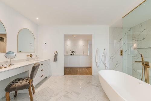 Salle de bains attenante à la CCP - 21 Prom. St-Louis, Notre-Dame-De-L'Île-Perrot, QC - Indoor Photo Showing Bathroom