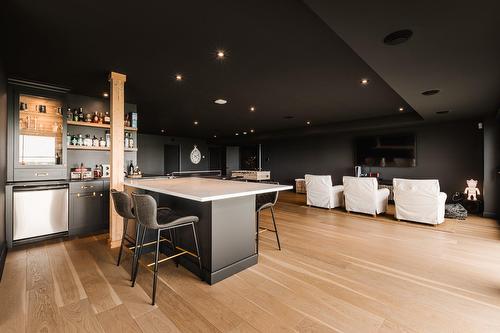 Salle familiale - 21 Prom. St-Louis, Notre-Dame-De-L'Île-Perrot, QC - Indoor Photo Showing Kitchen