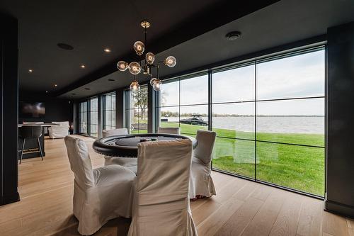 Salle familiale - 21 Prom. St-Louis, Notre-Dame-De-L'Île-Perrot, QC - Indoor Photo Showing Other Room