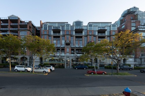 821-21 Dallas Rd, Victoria, BC - Outdoor With Facade