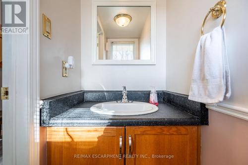 85 Royalvista Drive, Hamilton, ON - Indoor Photo Showing Bathroom