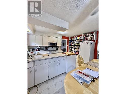 5380 Centennial Drive, Terrace, BC - Indoor Photo Showing Kitchen
