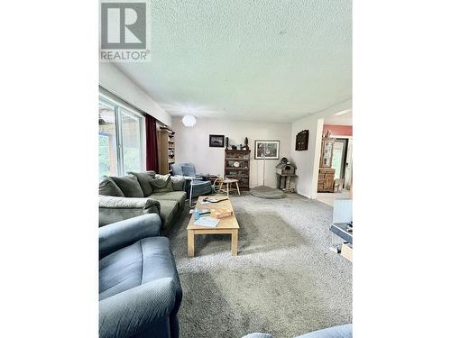 5380 Centennial Drive, Terrace, BC - Indoor Photo Showing Living Room