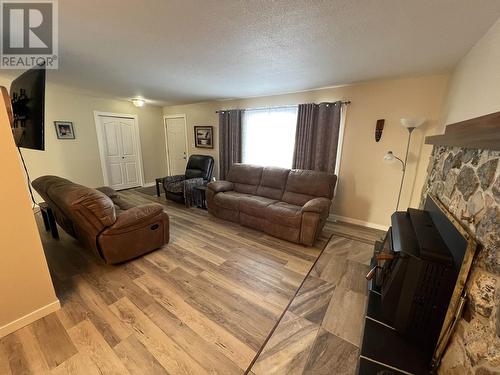 5324 51 Street, Fort Nelson, BC - Indoor Photo Showing Living Room