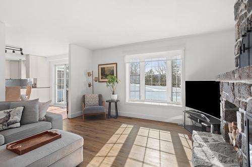 Living room - 1037 Ch. Morgan, Saint-Adolphe-D'Howard, QC - Indoor Photo Showing Living Room