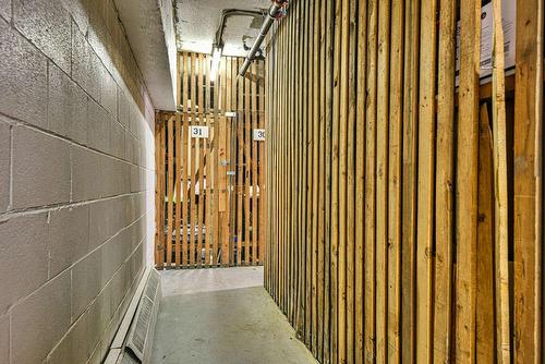 Rangement - 804-6 Av. Argyle, Saint-Lambert, QC - Indoor Photo Showing Other Room