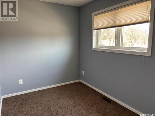 802 Park Avenue, Weyburn, SK - Indoor Photo Showing Other Room