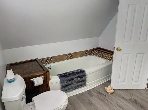Salle de bains - 34 Rue De Vimy, New Carlisle, QC - Indoor Photo Showing Bathroom