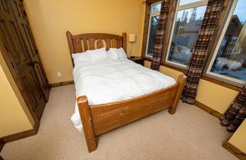 M2-A-1351 Gerry Sorensen Way, Kimberley, BC - Indoor Photo Showing Bedroom