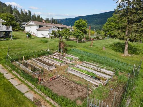 1047 Westview Road, Wynndel, BC - Outdoor