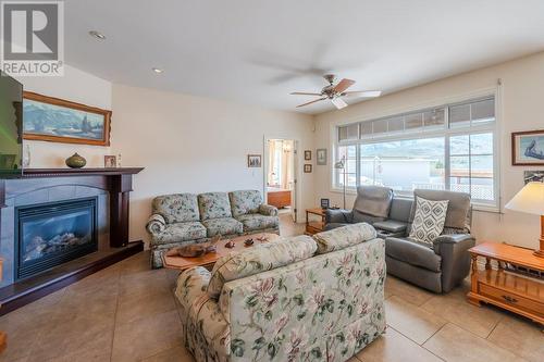 6905 Mountainview Drive, Oliver, BC - Indoor Photo Showing Living Room With Fireplace