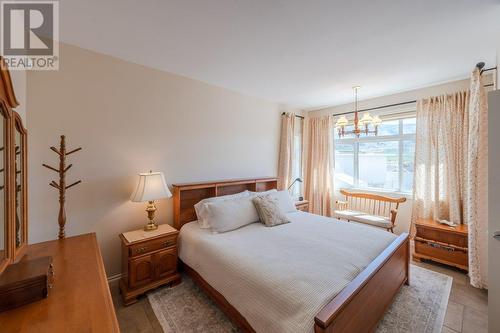 6905 Mountainview Drive, Oliver, BC - Indoor Photo Showing Bedroom