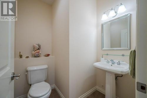 6905 Mountainview Drive, Oliver, BC - Indoor Photo Showing Bathroom