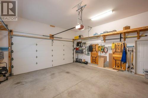 6905 Mountainview Drive, Oliver, BC - Indoor Photo Showing Garage