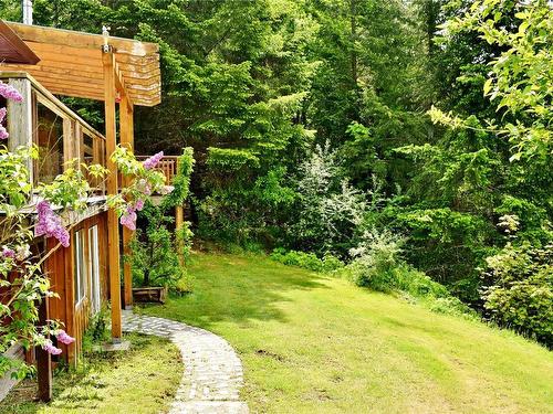 5982 Mayo Rd, Lake Cowichan, BC 