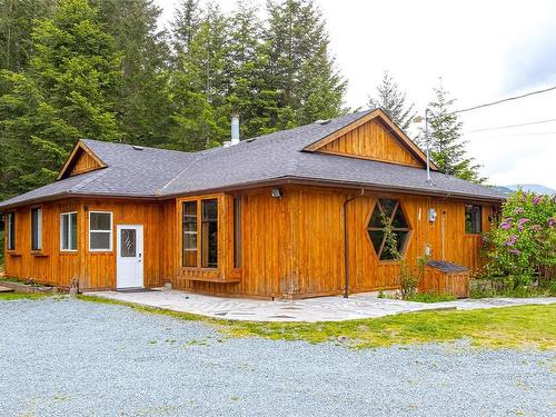5982 Mayo Rd, Lake Cowichan, BC 