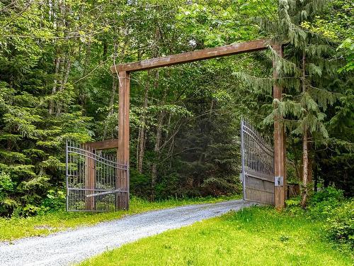 5982 Mayo Rd, Lake Cowichan, BC 