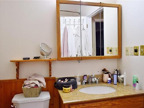 5982 Mayo Rd, Lake Cowichan, BC 