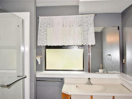 5982 Mayo Rd, Lake Cowichan, BC 