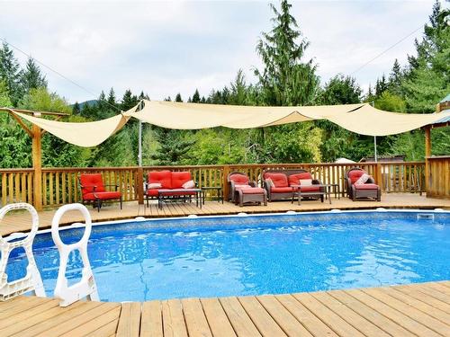5982 Mayo Rd, Lake Cowichan, BC 