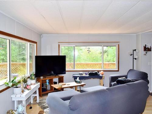 5982 Mayo Rd, Lake Cowichan, BC 