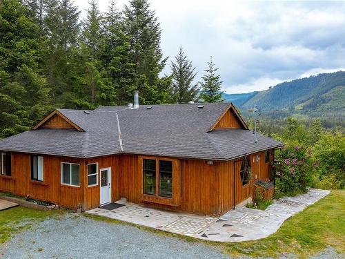 5982 Mayo Rd, Lake Cowichan, BC 