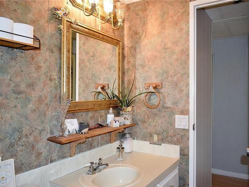 5982 Mayo Rd, Lake Cowichan, BC 