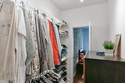 Walk-in closet - 