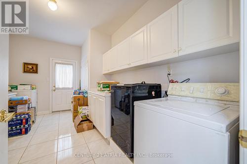 92 Springbrook Drive, Richmond Hill, ON - Indoor Photo Showing Laundry Room