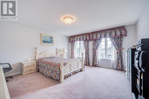 92 Springbrook Drive, Richmond Hill, ON - Indoor Photo Showing Bedroom
