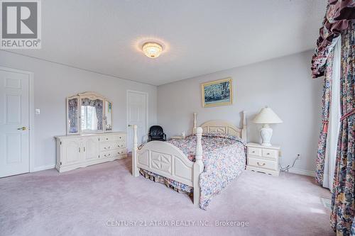 92 Springbrook Drive, Richmond Hill, ON - Indoor Photo Showing Bedroom