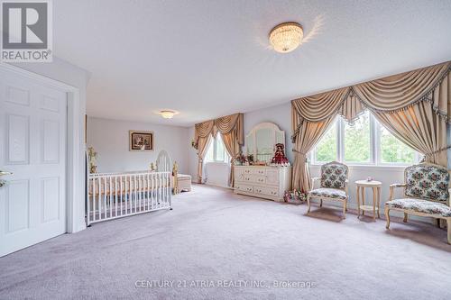 92 Springbrook Drive, Richmond Hill, ON - Indoor Photo Showing Bedroom