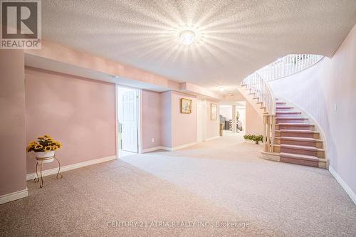 92 Springbrook Drive, Richmond Hill, ON - Indoor Photo Showing Other Room