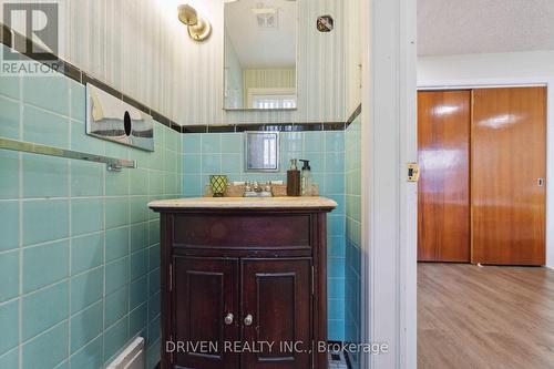 1266 Walkley Road, Ottawa, ON - Indoor Photo Showing Bathroom
