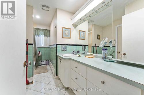 1266 Walkley Road, Ottawa, ON - Indoor Photo Showing Bathroom