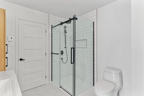 Bathroom - 231 Rue De La Barrière, Salaberry-De-Valleyfield, QC - Indoor Photo Showing Bathroom