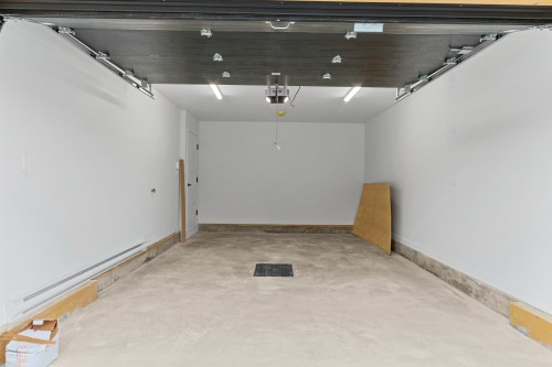 Garage - 247 Rue De La Barrière, Salaberry-De-Valleyfield, QC - Indoor Photo Showing Garage