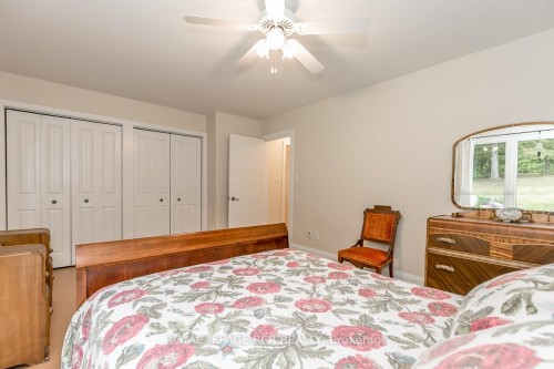 16365 Bathurst Street, Newmarket, ON - Indoor Photo Showing Bedroom