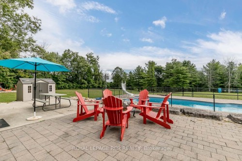 16365 Bathurst Street, Newmarket, ON - Outdoor With In Ground Pool