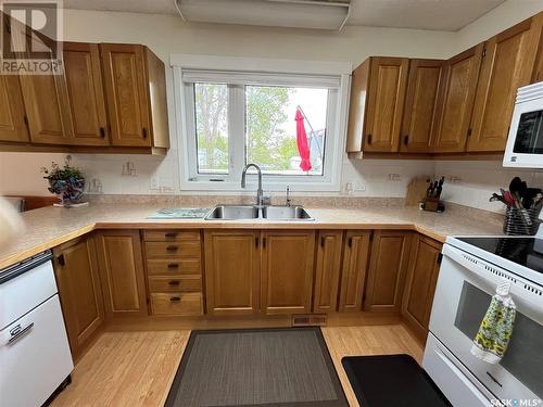 12 Chinook Place, Maple Creek, SK - Indoor Photo Showing Kitchen With Double Sink