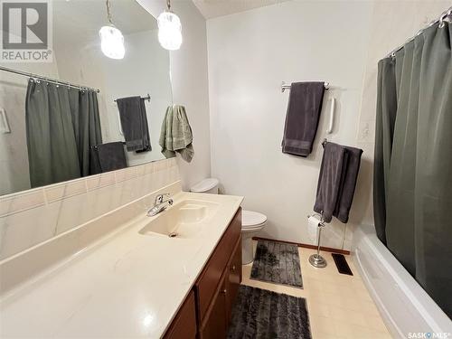 12 Chinook Place, Maple Creek, SK - Indoor Photo Showing Bathroom