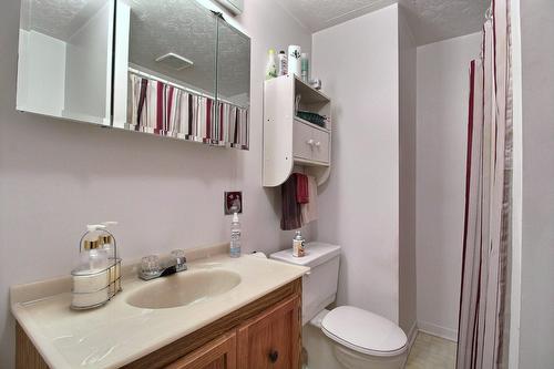 Salle de bains - 371  - 377 Av. Champlain, Malartic, QC - Indoor Photo Showing Bathroom