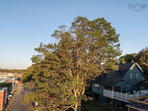 56 Montague Street, Lunenburg, NS 